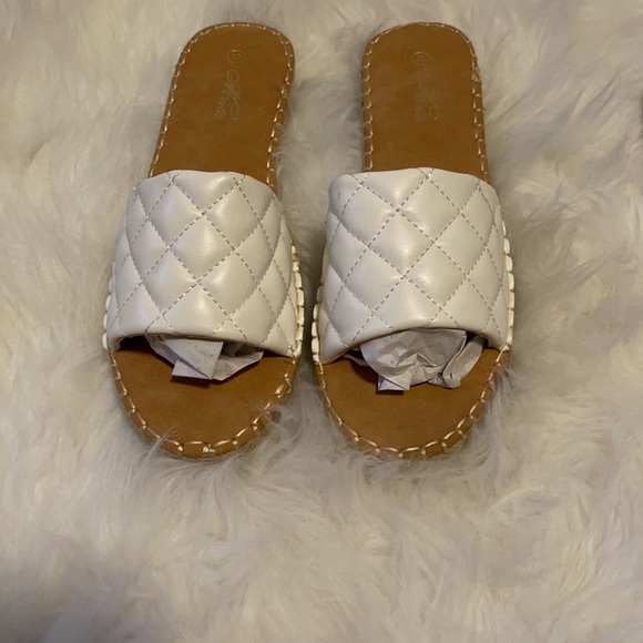 Quilted Espadrille Slide Sandals - Picture 2 of 6